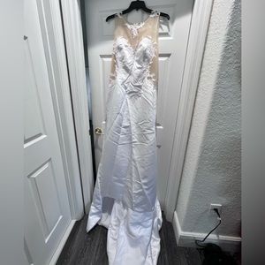 New Never worn Brides Dress